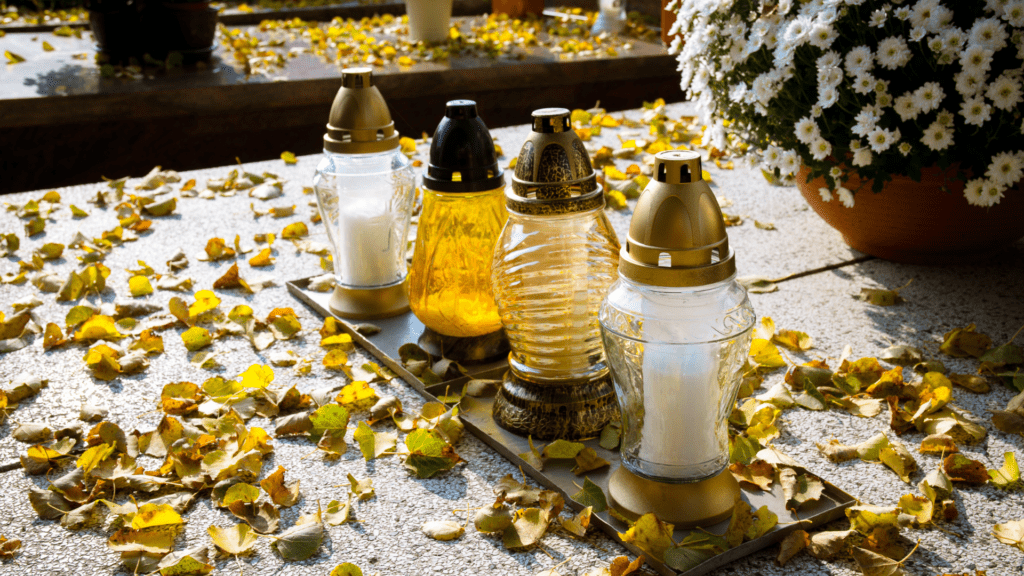 Większy znicz, to większy hołd dla zmarłego… czy na pewno?