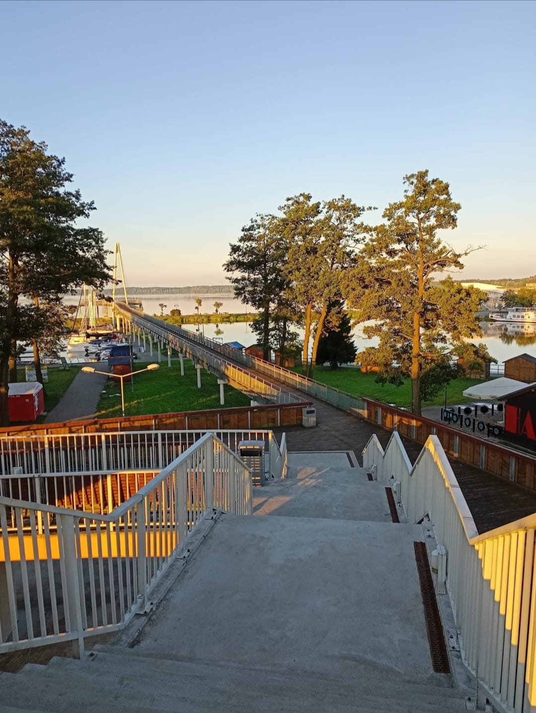 Kładka spacerowa z punktem widokowym w Giżycku – brama do jeziora Niegocin