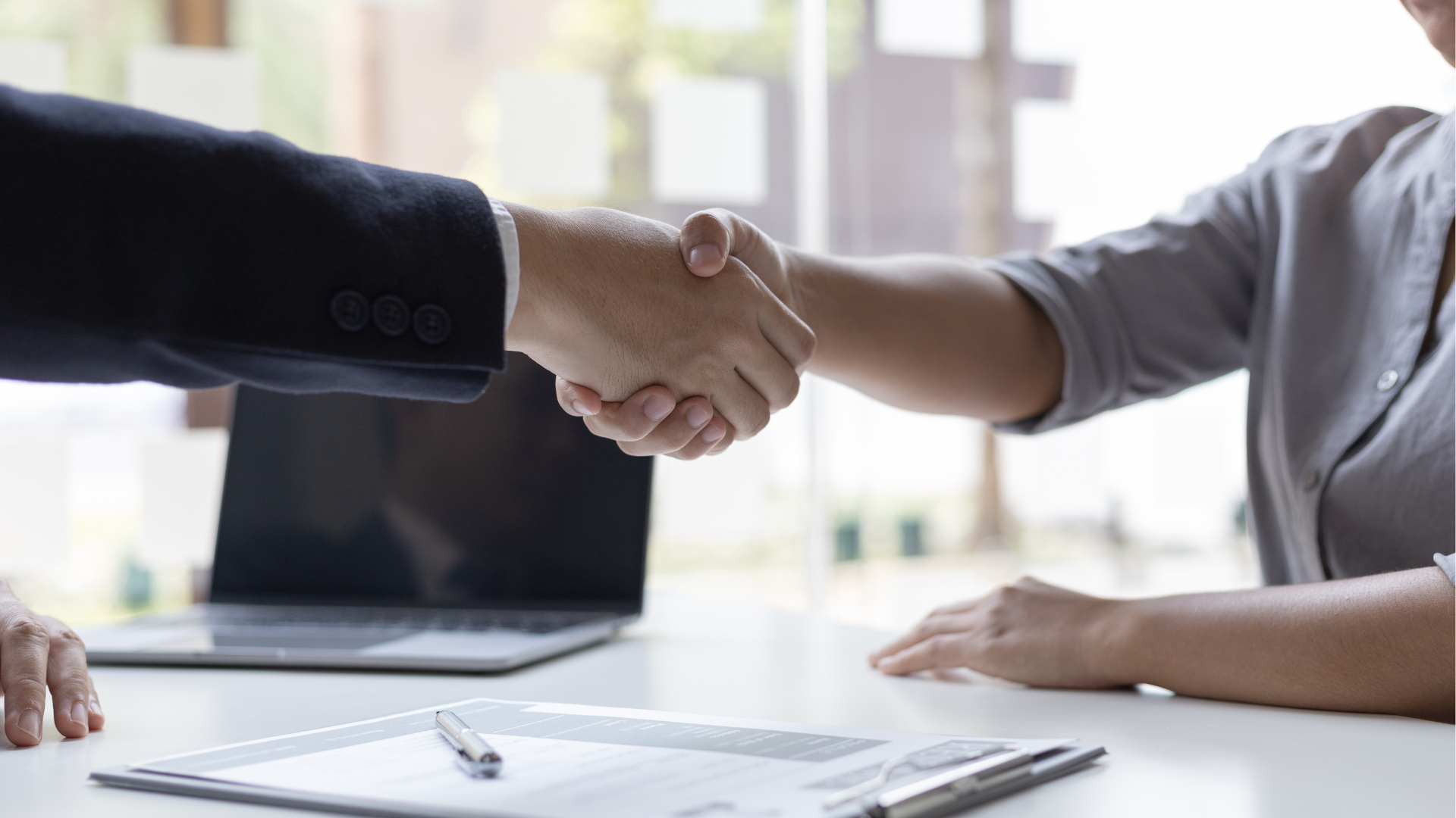 Pomoc dla osób bezrobotnych – świadczenia i wsparcie z Powiatowego Urzędu Pracy w Giżycku