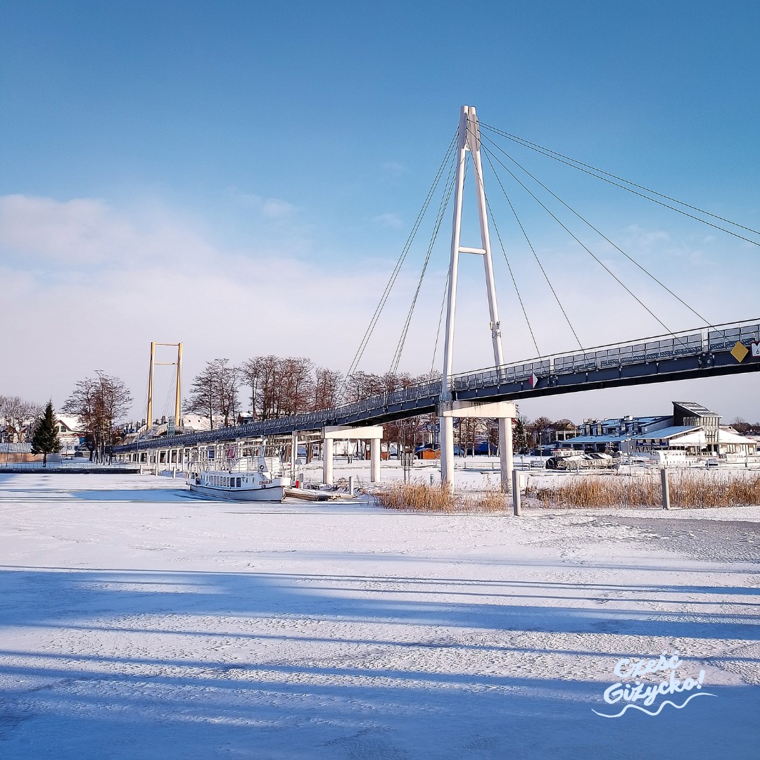 Ferie zimowe w Giżycku i na Mazurach – dlaczego warto spędzić zimę w sercu jezior?