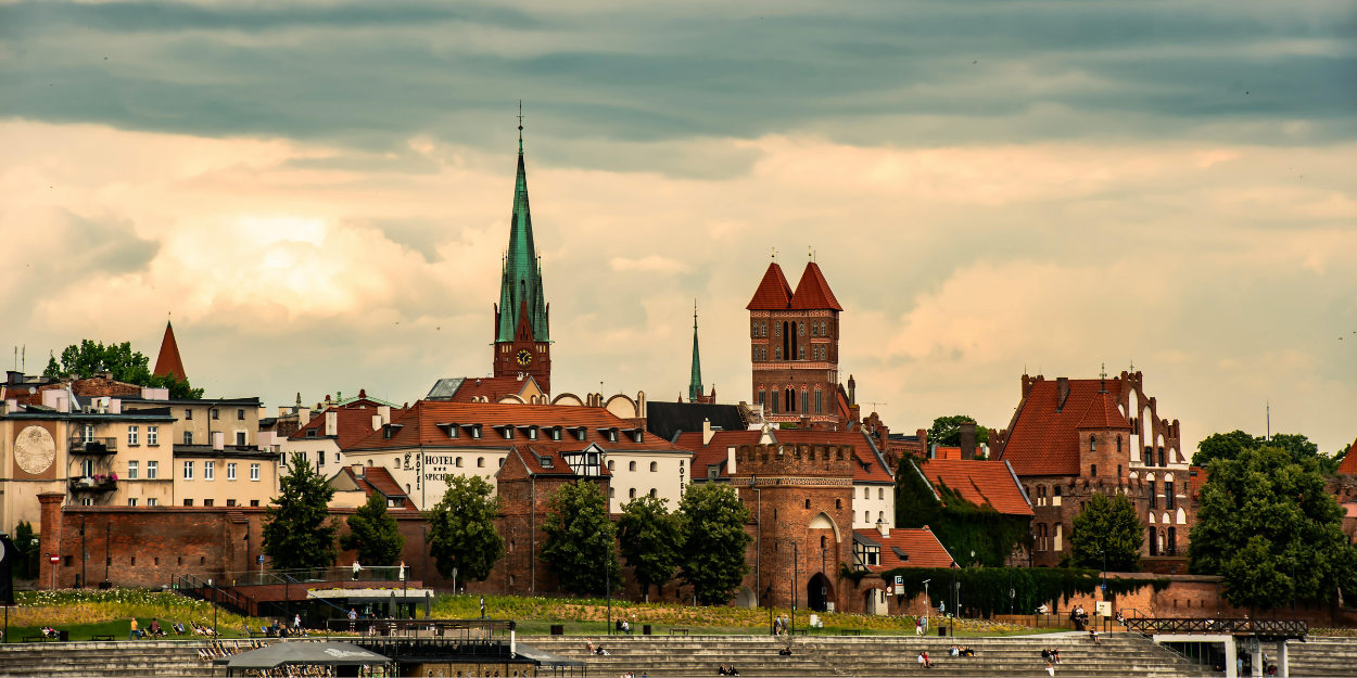 Najpiękniejsze kościoły i miejsca w Polsce na Wielkanoc — duchowy przewodnik dla szukających ciszy i zachwytu