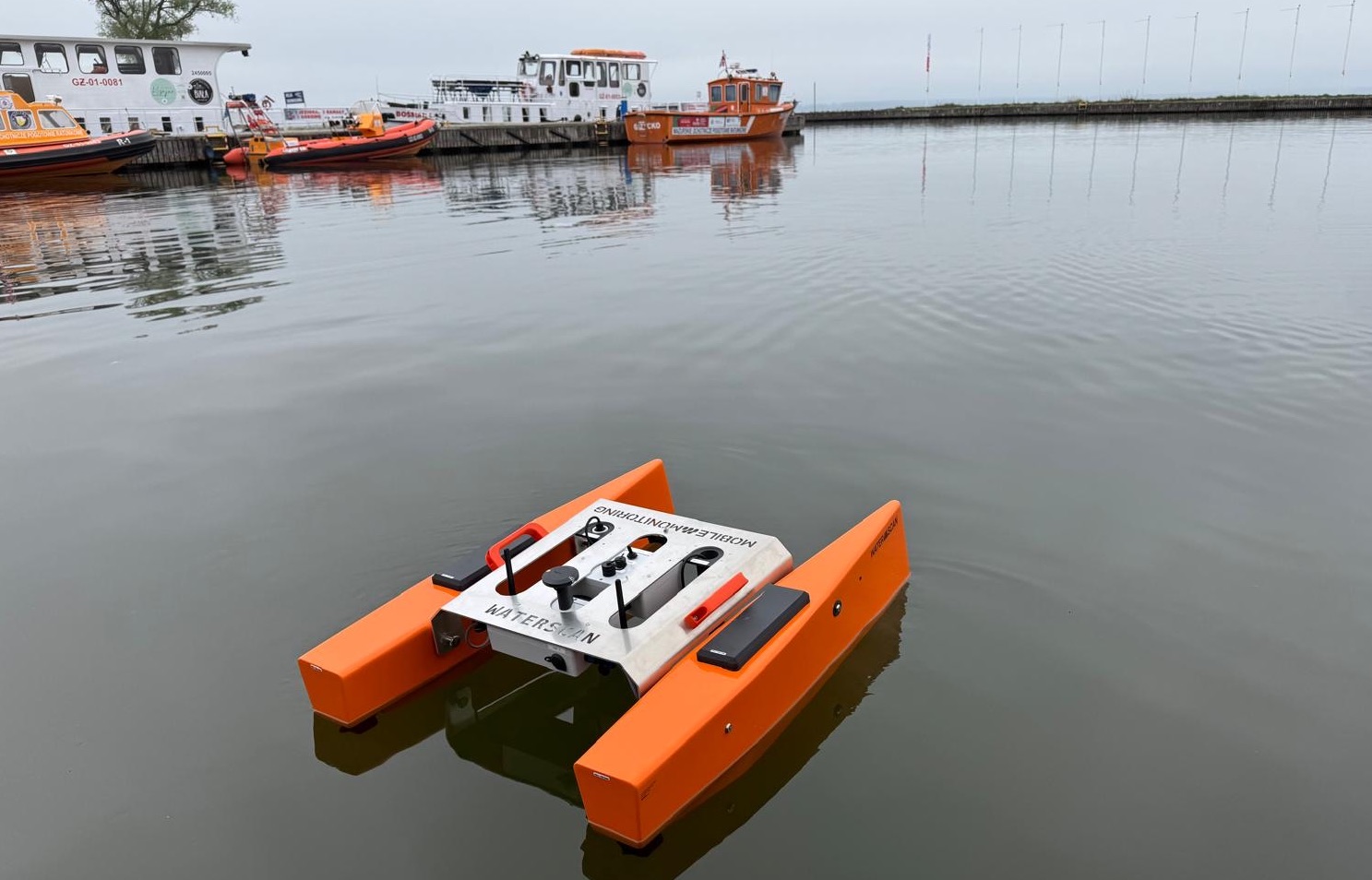 Dron i boja pomiarowa Niegocin