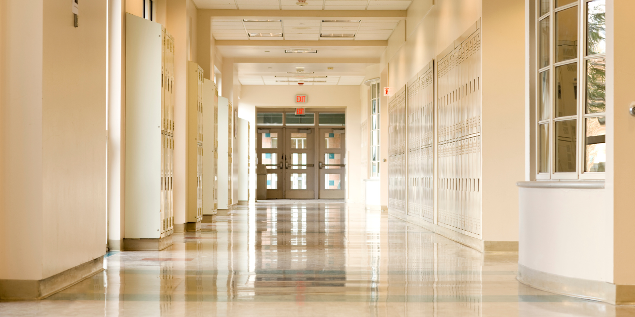 Wakacje już za 3 dni… ale szkoły świecą pustkami od dwóch tygodni. Coś tu nie gra?