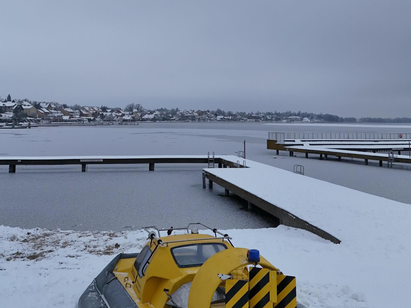 Zanim wejdziesz na lód na Mazurach. MOPR ostrzega mieszkańców Giżycka i turystów