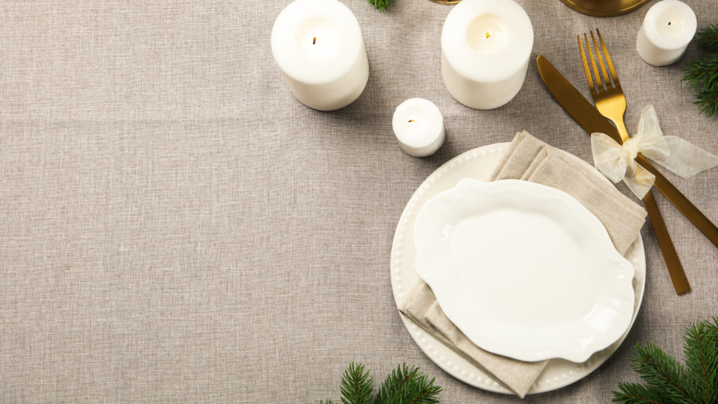 Puste miejsce przy wigilijnym stole – symbol gościnności, który nie powinien zniknąć