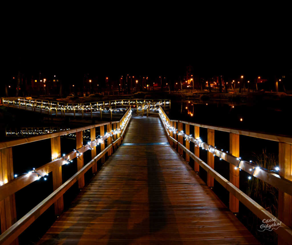 Świąteczne Iluminacje w Giżycku 2024 cz. 2 – FOTOGALERIA z Małpiego Gaju