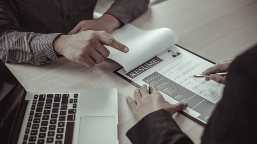 Powiatowy Urząd Pracy w Giżycku – jak skorzystać z pomocy i jakie wsparcie oferuje?