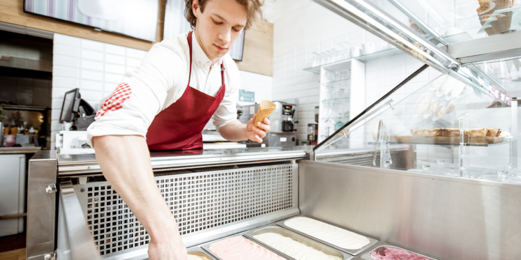 Praca sezonowa w Giżycku – jakie oferty pojawiają się latem?