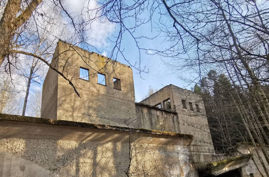 Śluza Bajory Małe – ciekawa atrakcja inżynieryjna na Mazurach