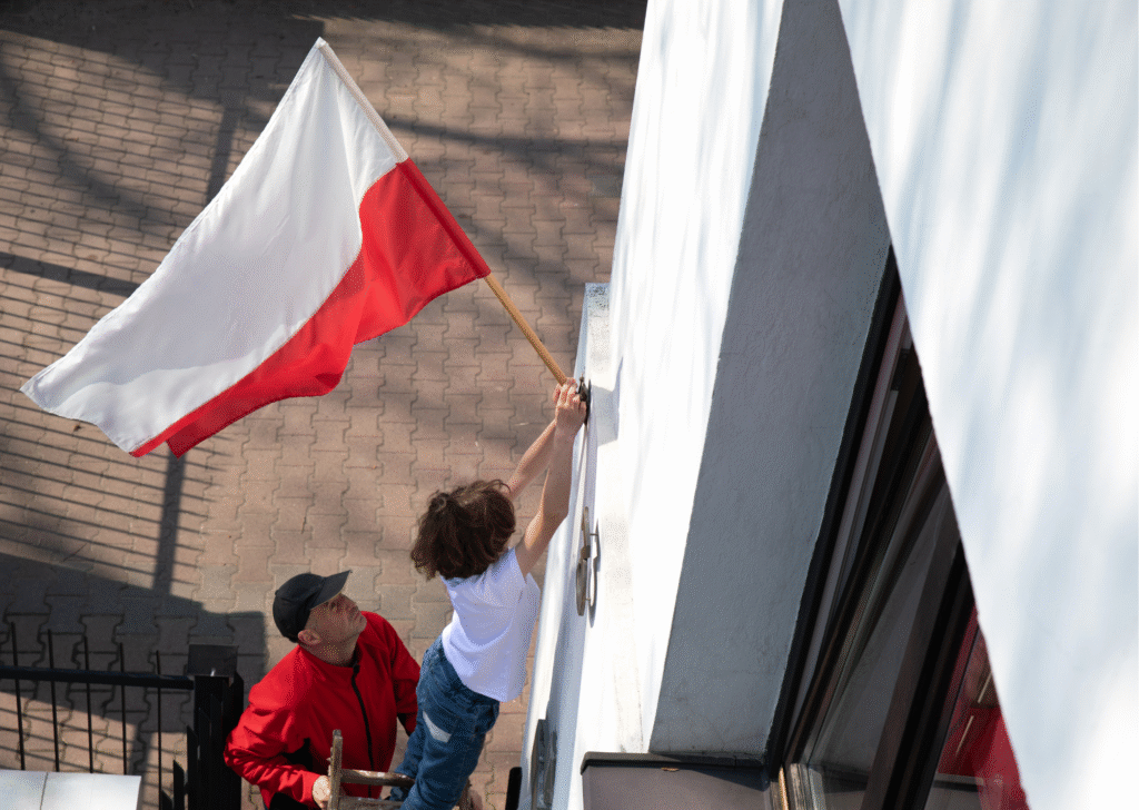 Jak prawidłowo wywiesić flagę 2 maja? Przewodnik dla mieszkańców Giżycka