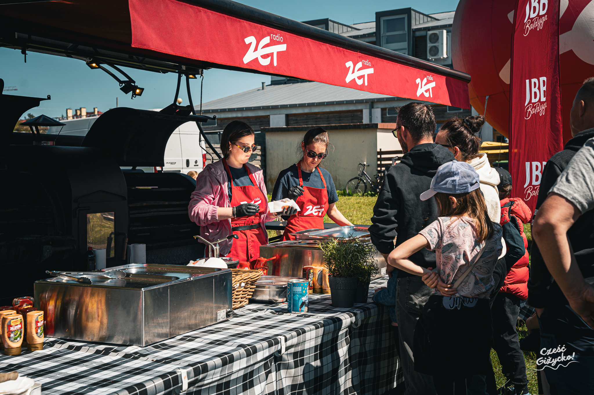 Grillowa Majówka z Radiem Zet oraz pokaz rasowych gołębi – 1 maja w Giżycku FOTORELACJA