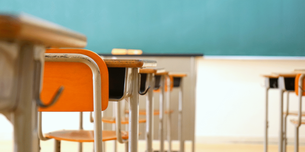 Wakacje już za 3 dni… ale szkoły świecą pustkami od dwóch tygodni. Coś tu nie gra?