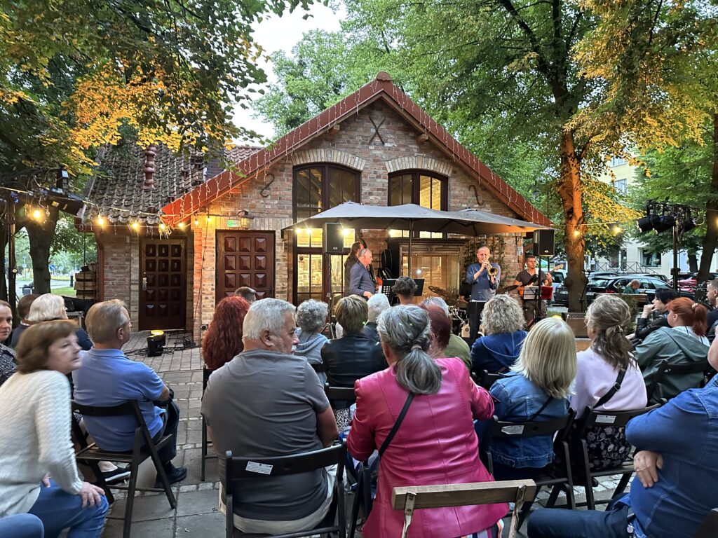 Scena centrum koncerty galeria schron giżycko
