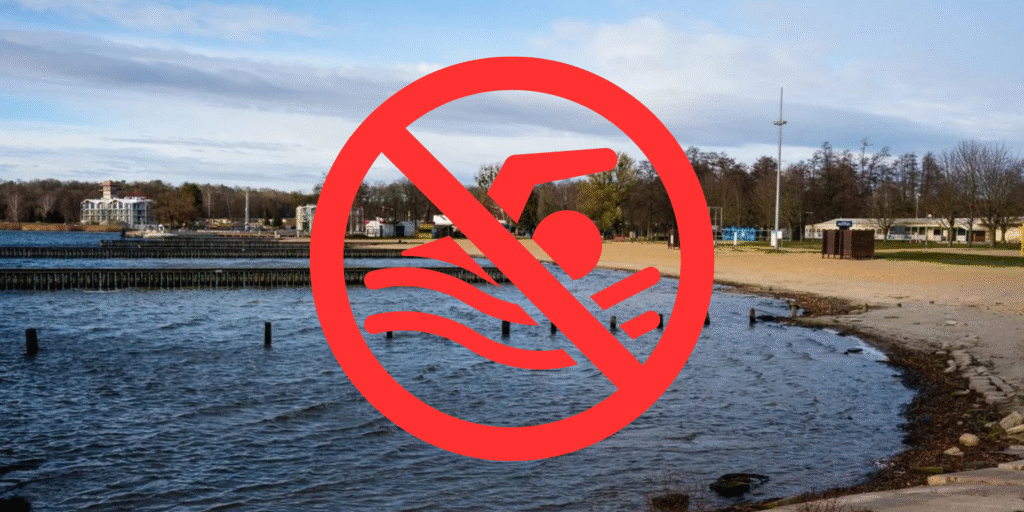 Czerwona flaga nad Niegocinem. Sanepid zamknął kąpielisko w Giżycku.