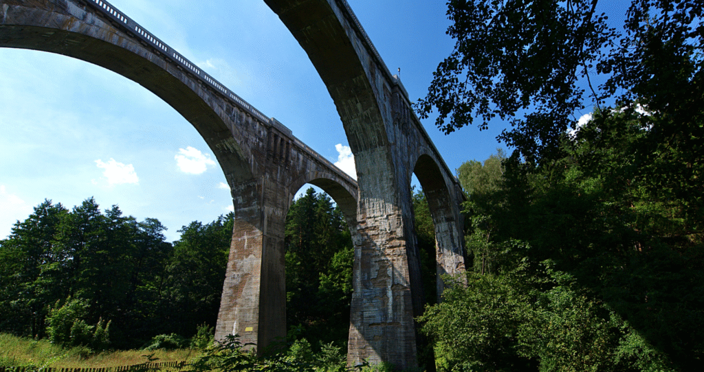 Z Giżycka do Stańczyków – monumentalne mosty, mazurskie pogranicze i wyprawa, którą zapamiętasz