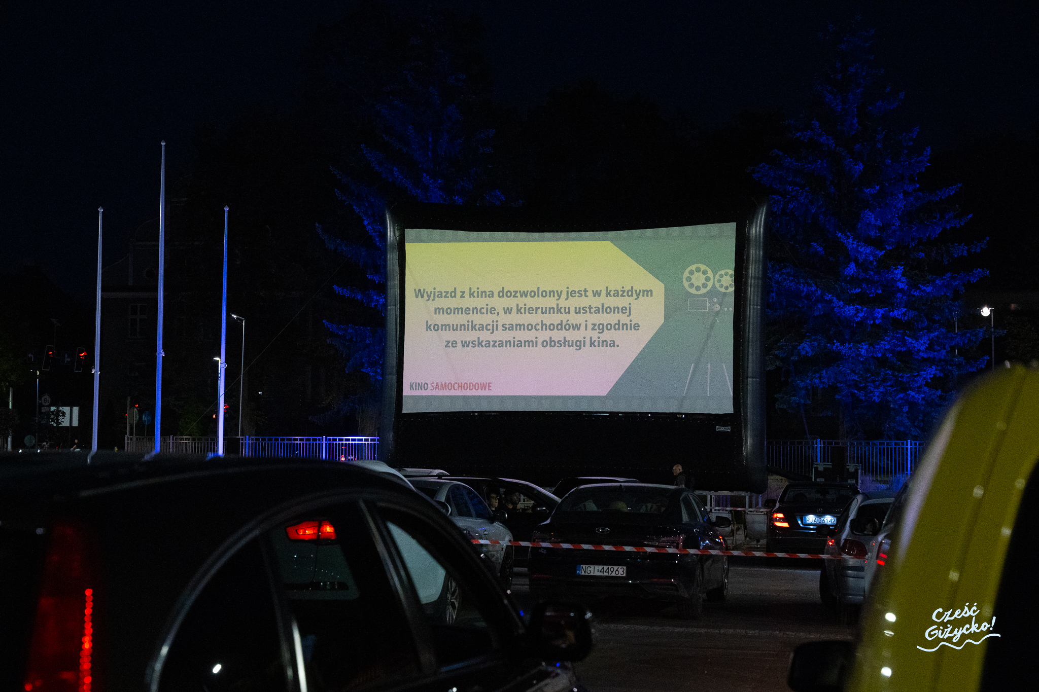 Kino samochodowe w Giżycku – wrześniowe seanse na Placu Piłsudskiego