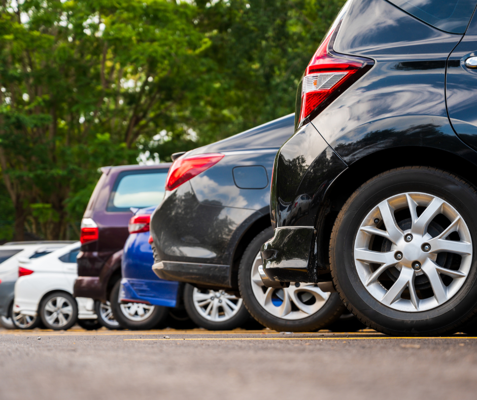 Czy istnieje dobry sposób na wolne miejsce pod blokiem?